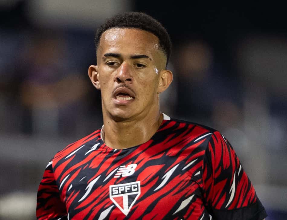 Djhordney com a camisa do São Paulo