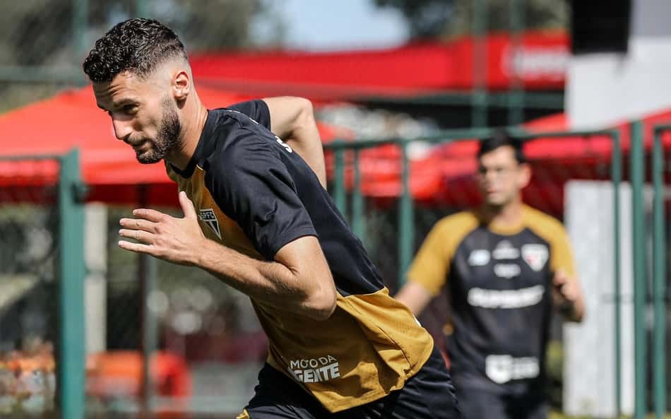 Domingos Duarte em treino do São Paulo
