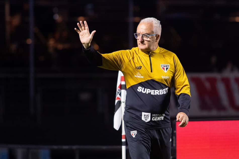 Dorival Jr em ação pelo São Paulo
