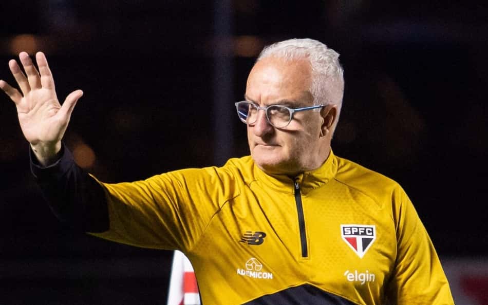 Dorival Jr em ação pelo São Paulo