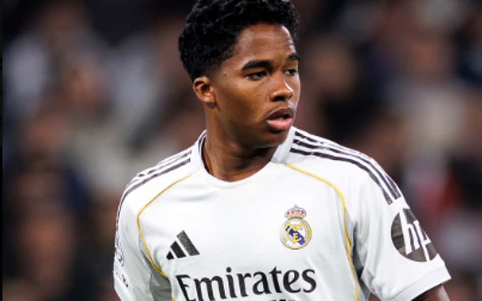 Endrick com a camisa do Real Madrid