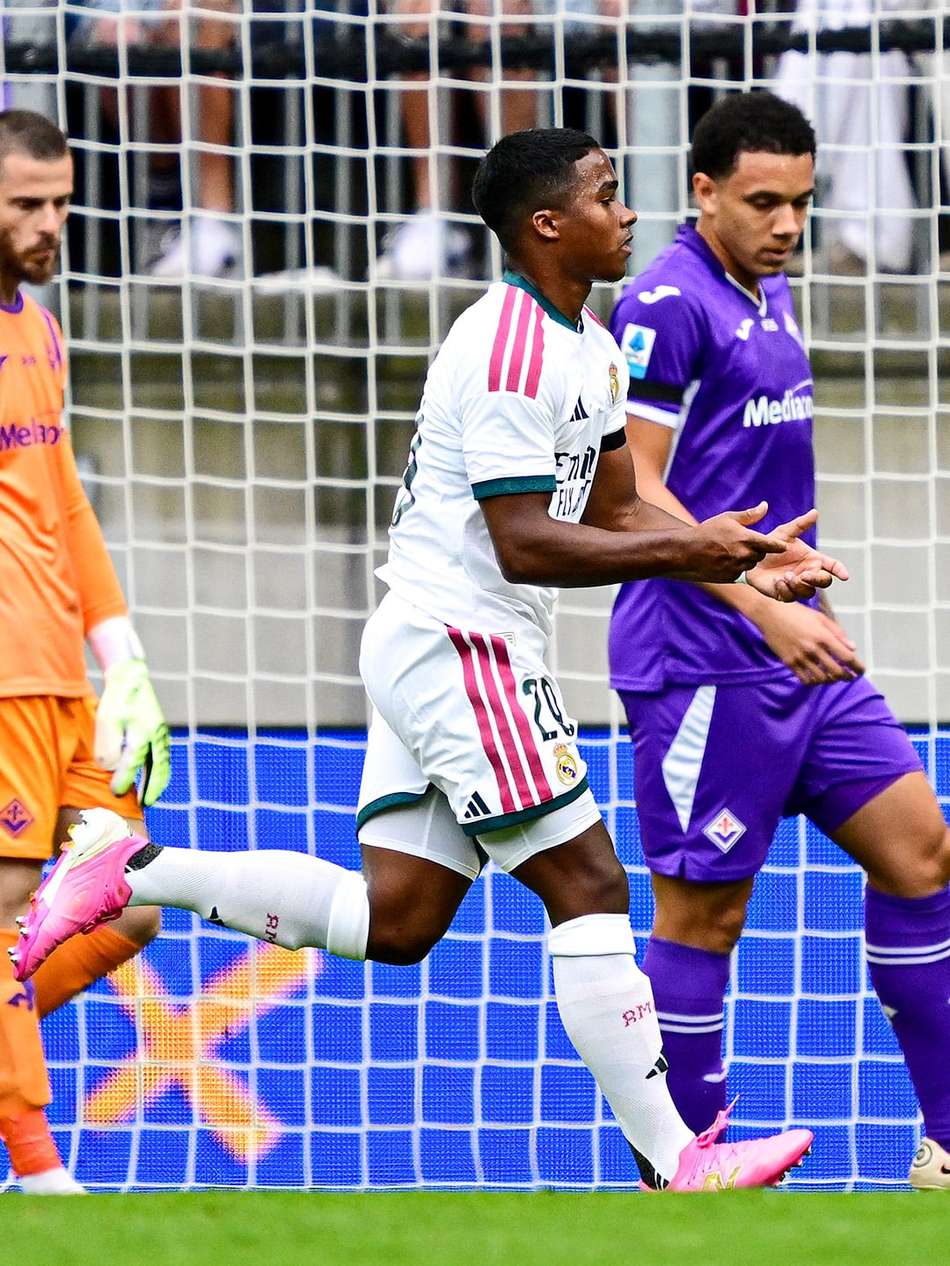 Endrick comemorando o gol marcado no amistoso contra a Fiorentina