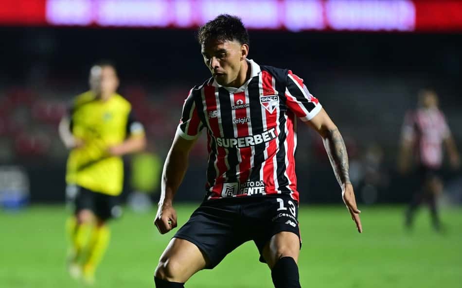 Enzo Díaz lateral São Paulo