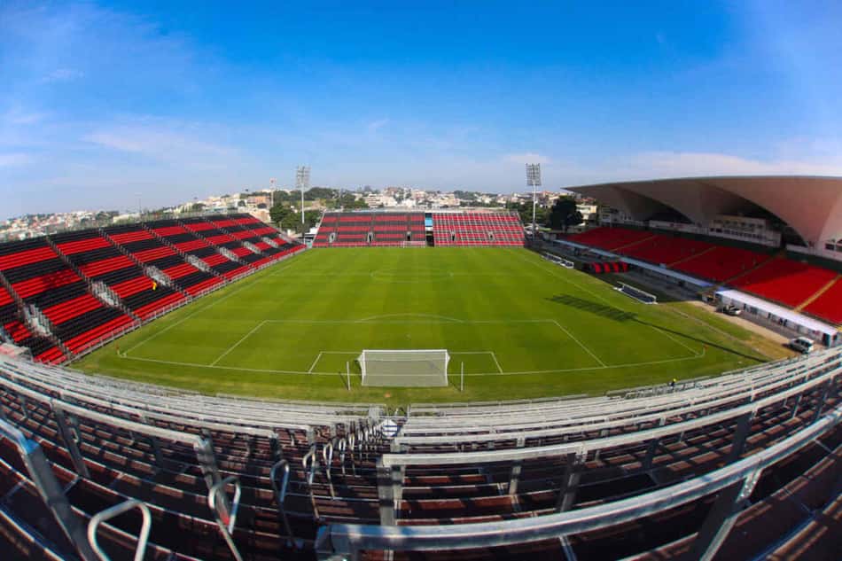 Estádio Luso-Brasileiro com as estruturas usadas pelo Flamengo