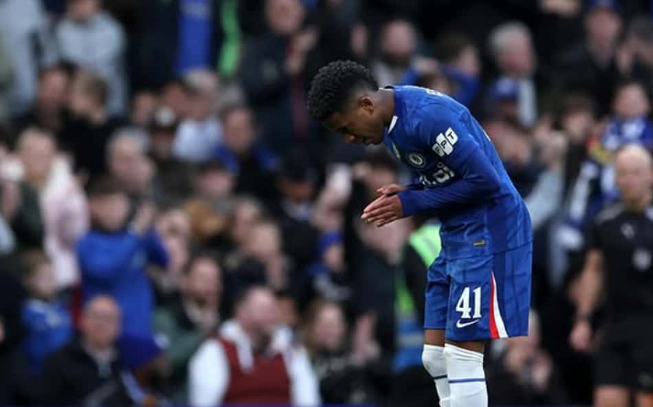 Estêvão em ação pelo Chelsea