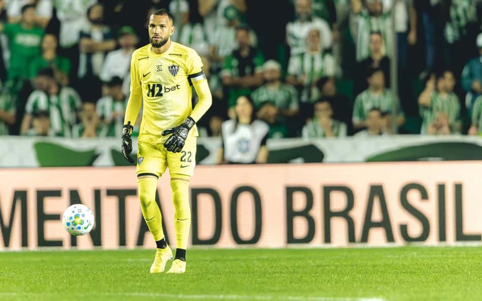 Éverson contra o Juventude (Foto: Pedro Souza / Atlético)