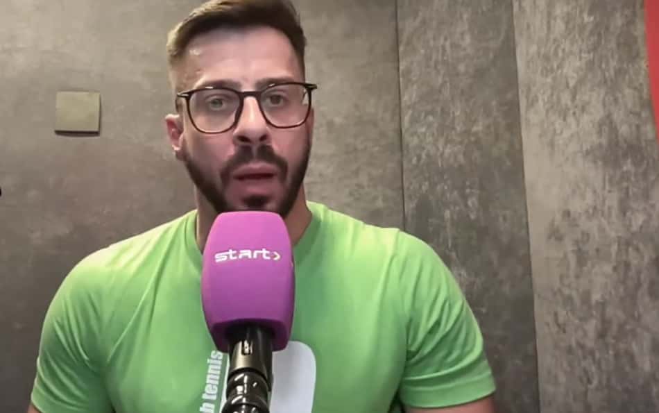 Facincani, jornalista, durante vídeo no seu canal