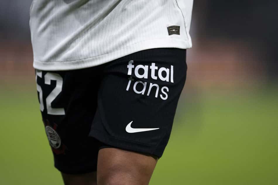 Calção do Corinthians com o patrocínio