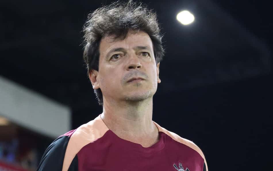 Fernando Diniz durante partida do Corinthians