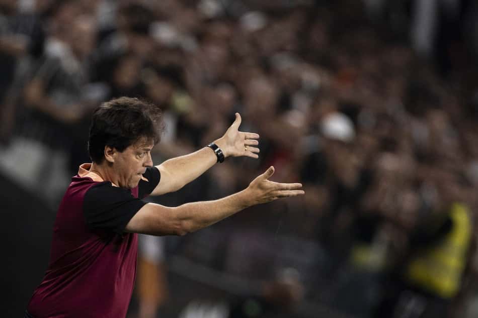 Fernando Diniz durante partida do Corinthians