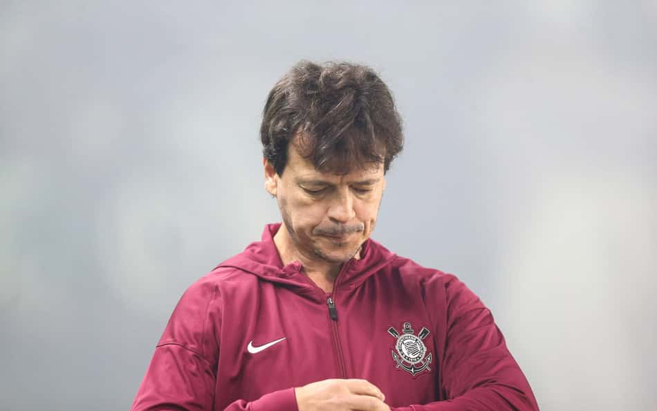 Diniz aponta desgaste emocional em derrota do Corinthians: 'Desafio'