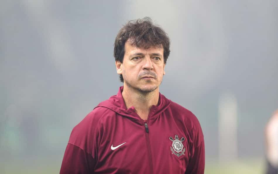 Fernando Diniz reencontra o Santos pela primeira vez no Corinthians