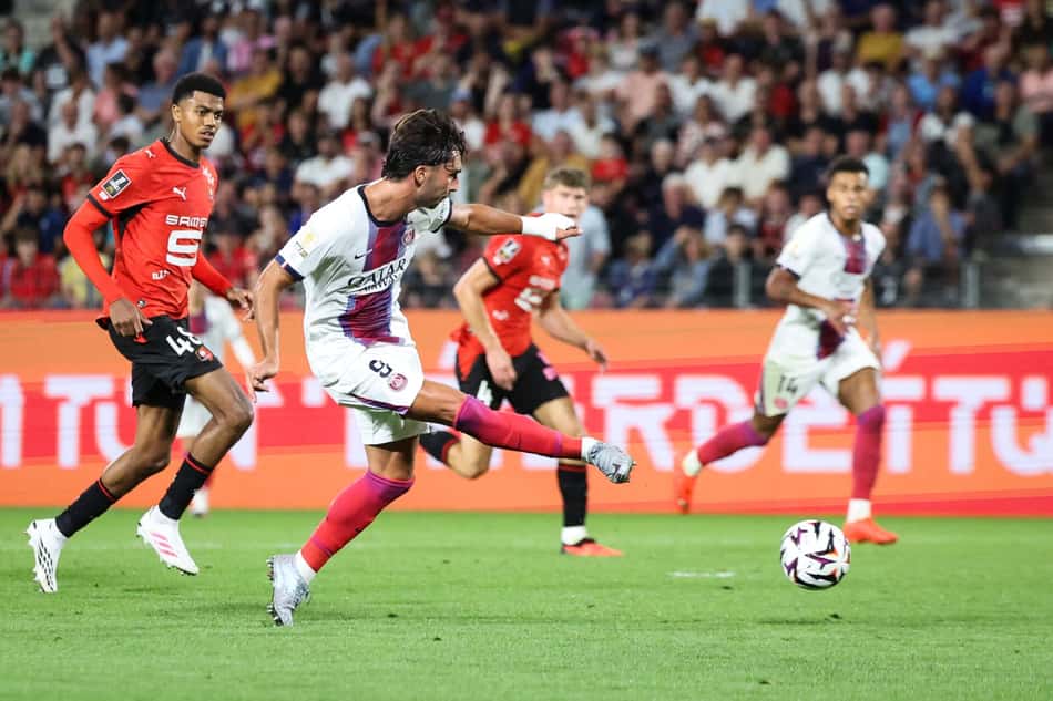 Ferran Torres marca dois gols em estreia pelo PSG