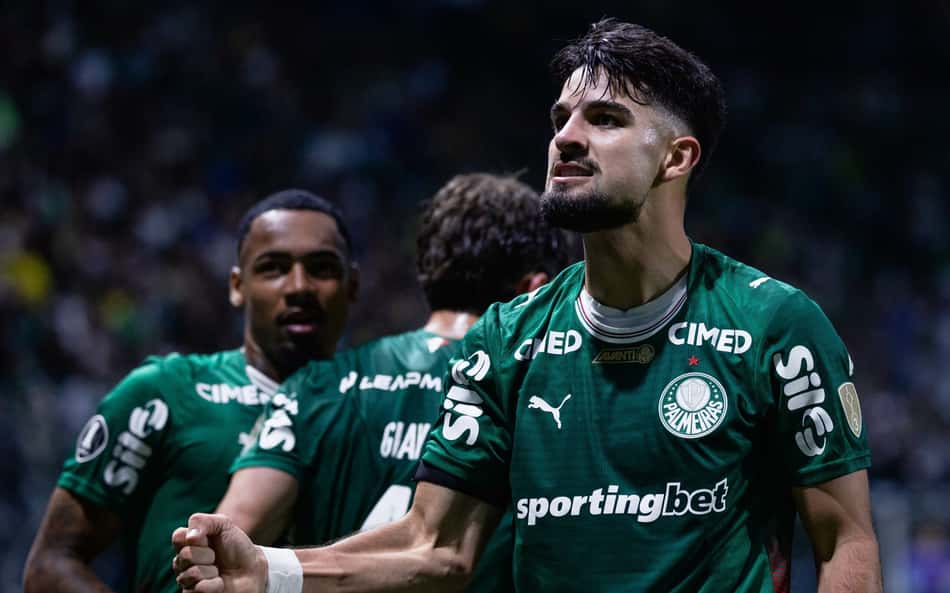 Flaco López, centroavante do Palmeiras, comemora gol na Libertadores