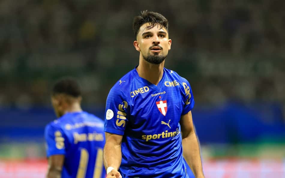 Flaco López em ação no duelo entre Palmeiras e Santos