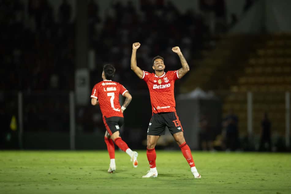 SP - MIRASSOL - 16/08/2026 - BRASILEIRO A 2026, MIRASSOL X FLAMENGO - Jogadores do Flamengo comemoram vitória ao final da partida contra o Mirassol no estadio Jose Maria de Campos Maia pelo campeonato Brasileiro A 2026.