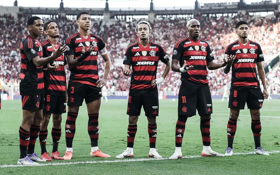 Jogadores do Flamengo na partida contra o Barcelona no Mundial Sub-20
