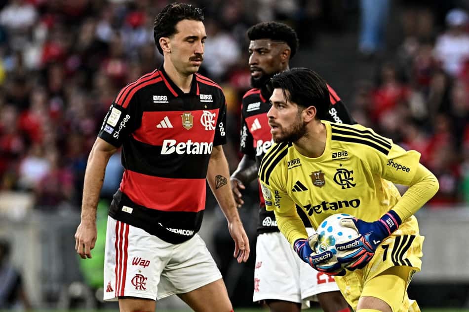 Goleiro Rossi. Partida entre Flamengo e Botafogo, válida pela 25ª rodada do Campeonato Brasileiro, realizada no Estádio Jornalista Mário Filho (Maracanã), neste domingo (30).