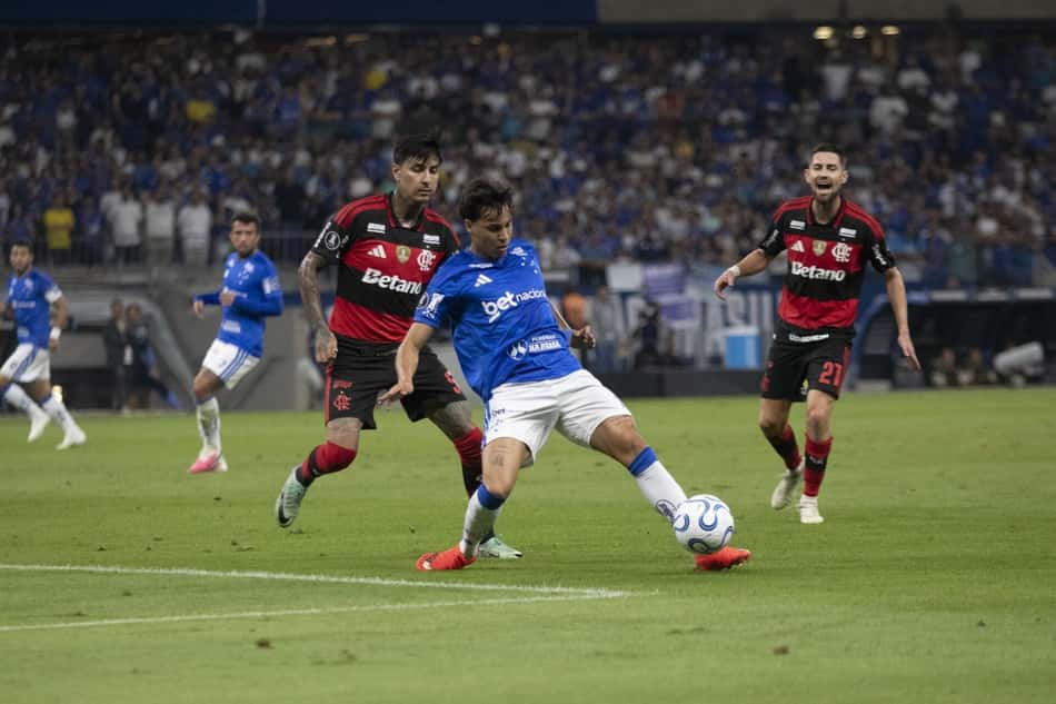 Flamengo x Cruzeiro pelo jogo de ida da Libertadores (Foto: Patricia Guedes/Onzex Press e Imagens/Folhapress)