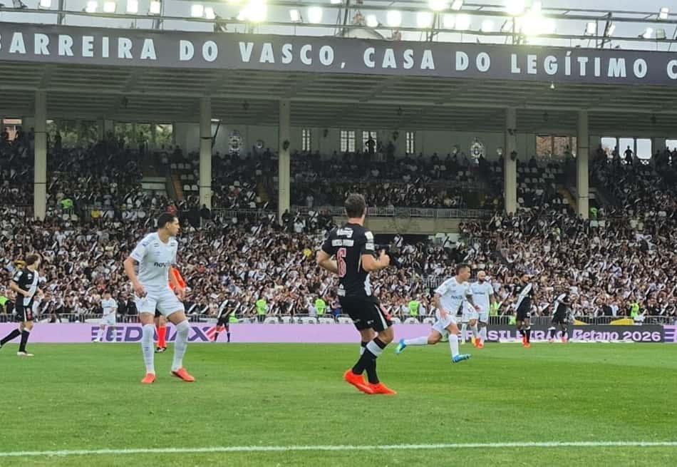 Foto do jogo entre Vasco e Santos no estádio de São Januário pelo Brasileirão 2026