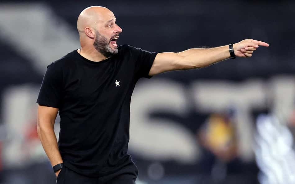 Franclim Carvalho comanda o Botafogo