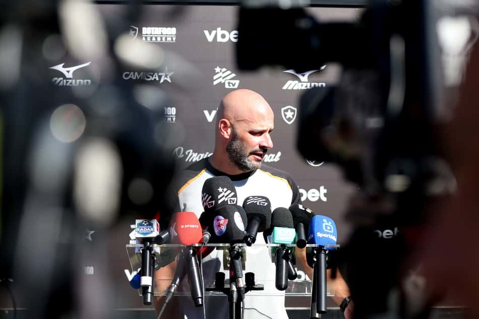 Franclim Carvalho é o técnico do Botafogo
