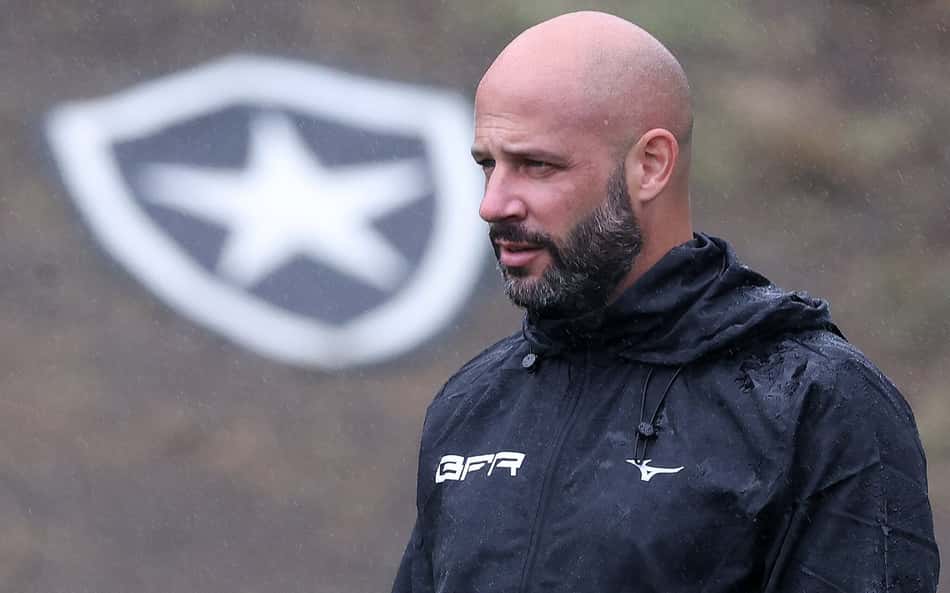 Franclim Carvalho é o técnico do Botafogo