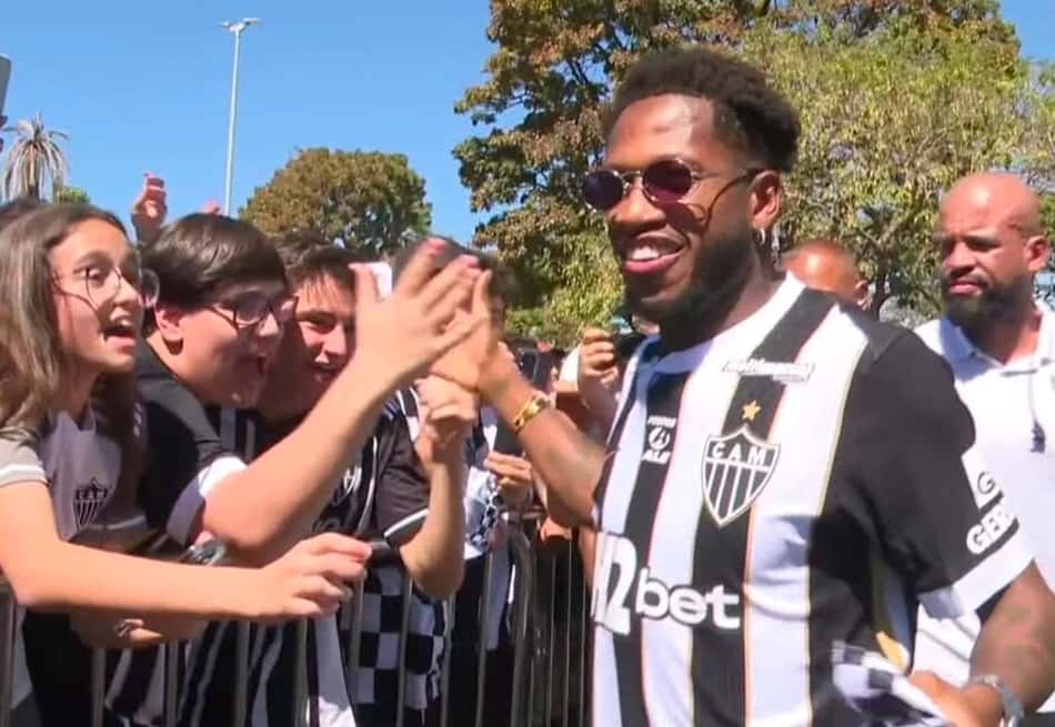Fred desembarca em Belo Horizonte (reprodução Galotv)