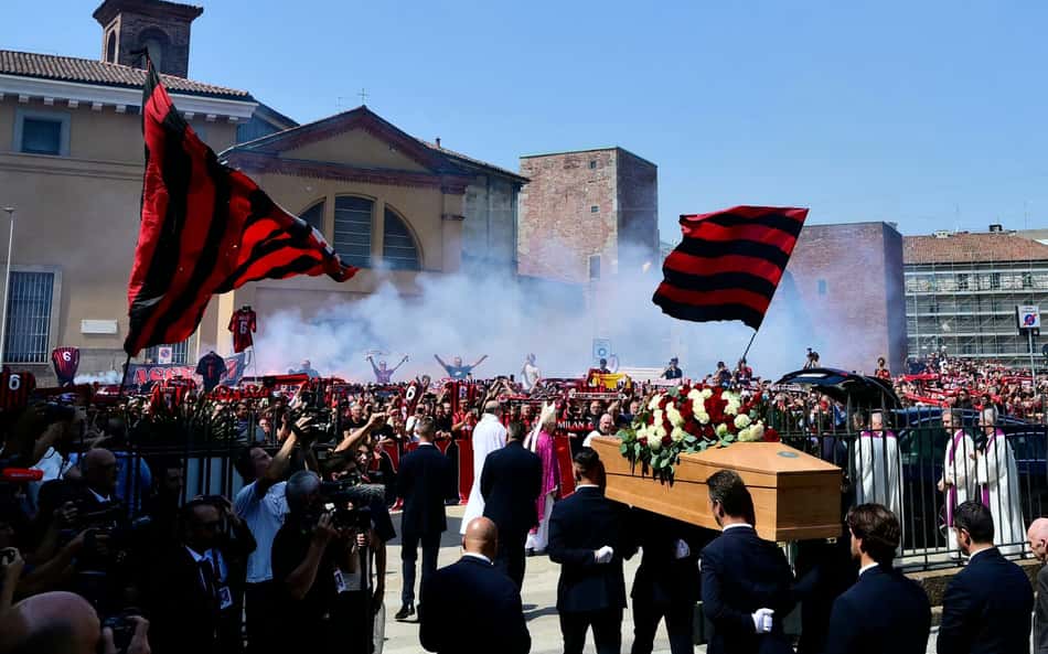 Ídolo do Milan, Franco Baresi foi velado nesta terça-feira (4)