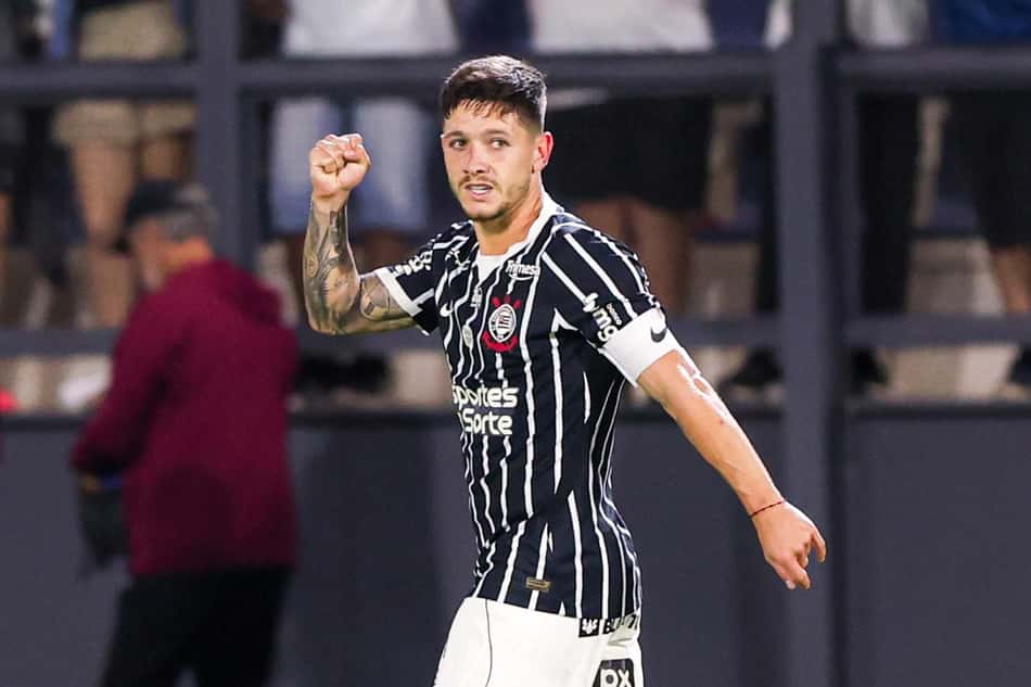 Rodrigo Garro comemorando o gol do Corinthians