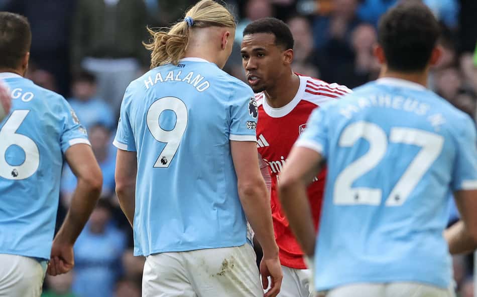 Com dois brasileiros no top-10, jornal elege 50 melhores jogadores da Premier League