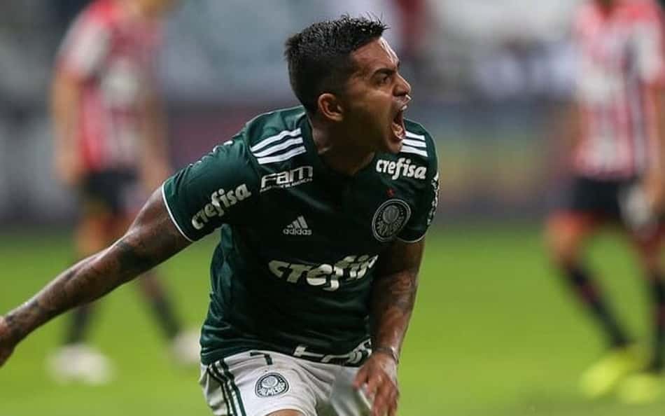 Dudu comemora gol