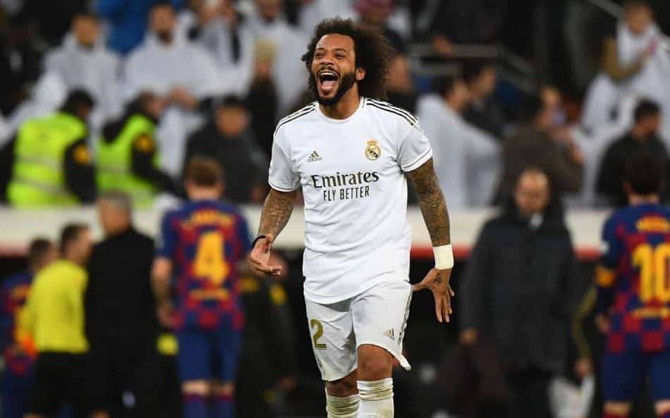 Marcelo, ex-Real Madrid, gritando em campo durante partida