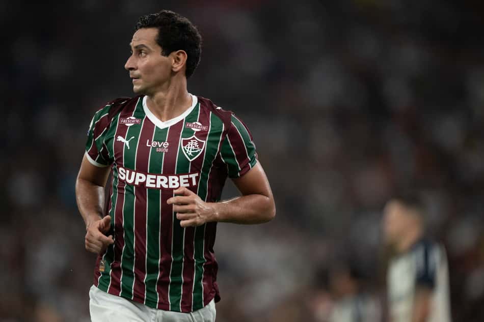Ganso se movimenta durante duelo do Fluminense com o Remo