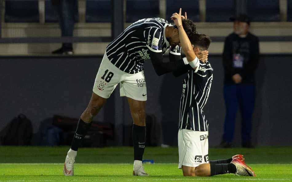 Volpi falha feio, e Corinthians vence Bragantino pelo Brasileirão