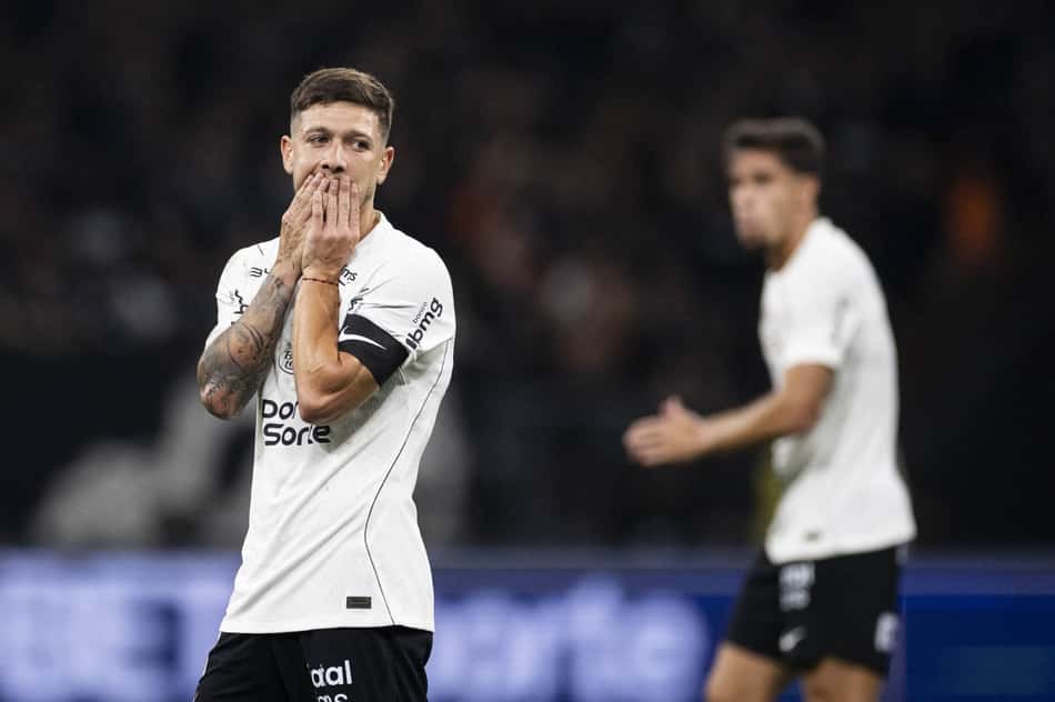 Garro, do Corinthians, em jogo contra o Internacional pela Copa do Brasil
