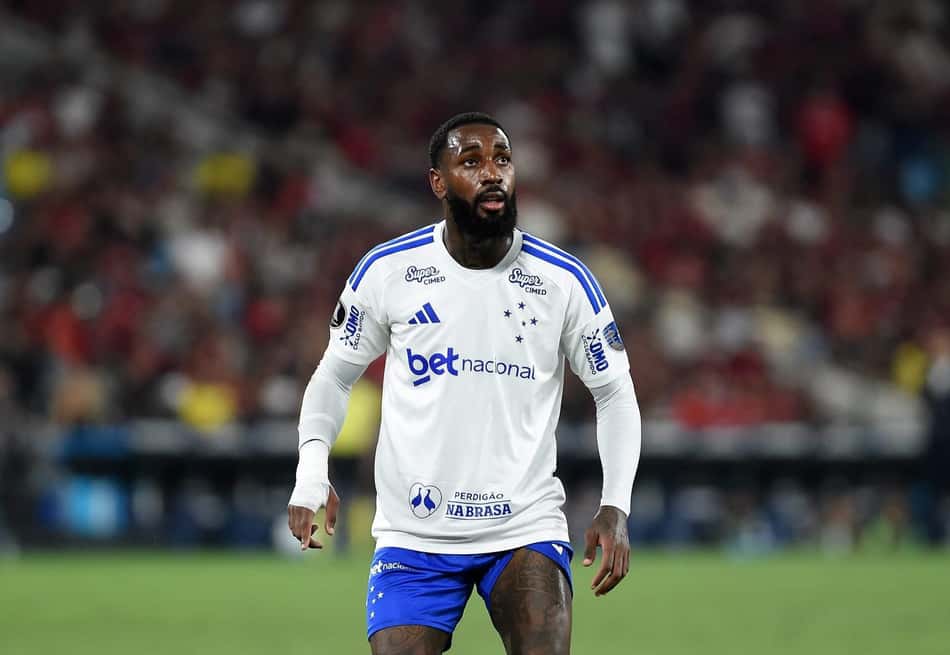 Gerson no duelo entre Flamengo e Cruzeiro