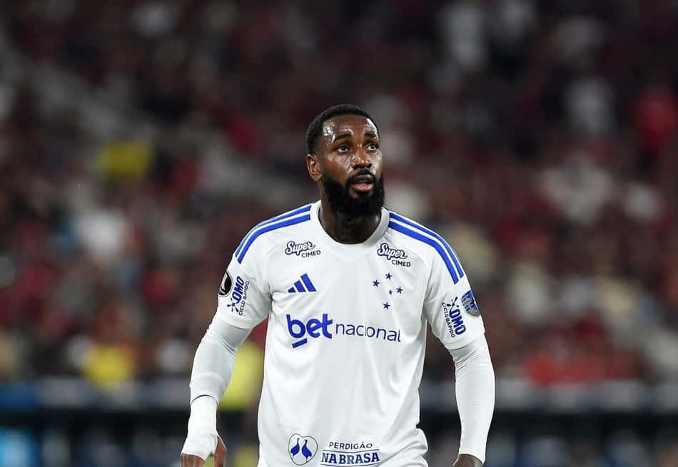 Gerson no duelo entre Flamengo e Cruzeiro