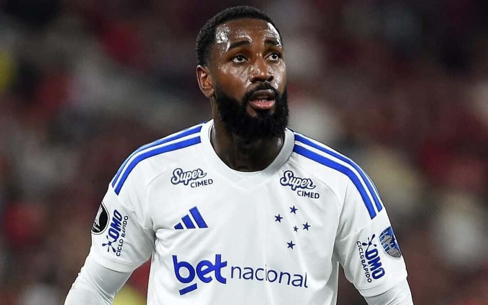 Gerson no duelo entre Flamengo e Cruzeiro