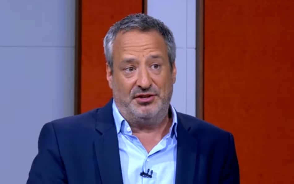 Jornalista Gian Oddi durante transmissão do Linha de Passe, da ESPN