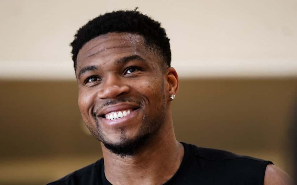 Giannis Antetokounmpo vai jogar a temporada 2026/27 da NBA pelo Miami Heat (Foto: Reprodução / Miami Heat)