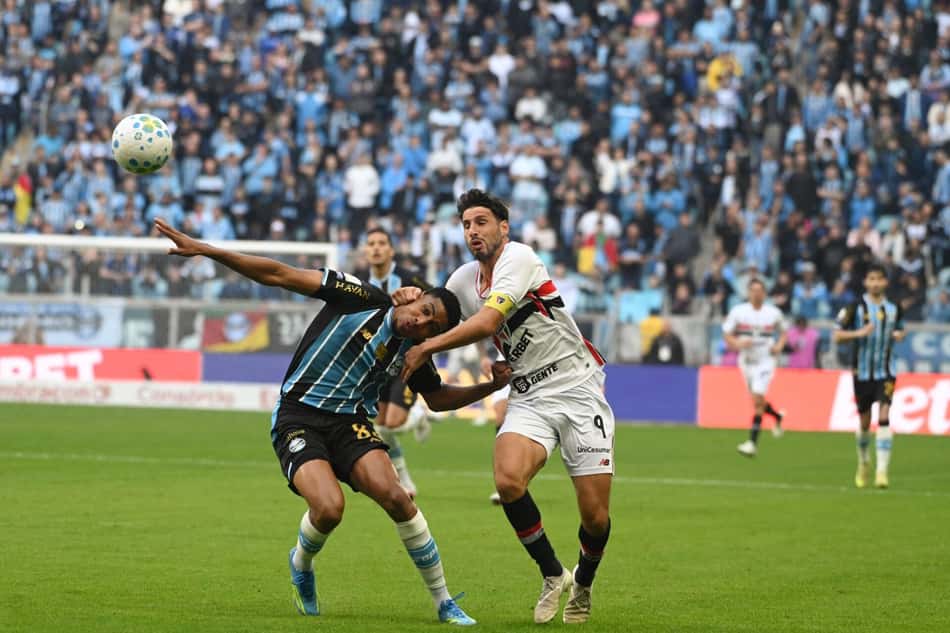Grêmio e São Paulo em campo