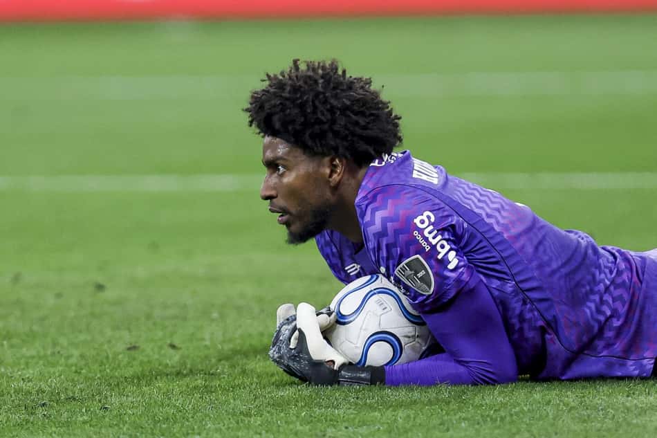 Hugo Souza atuou em Corinthians x Rosario