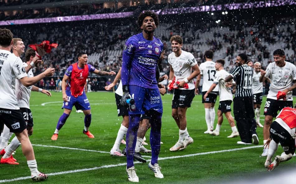 Hugo Souza comemora classificação do Corinthians na Libertadores