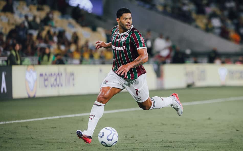 Hulk em ação pelo Fluminense contra o Independiente Rivadavia