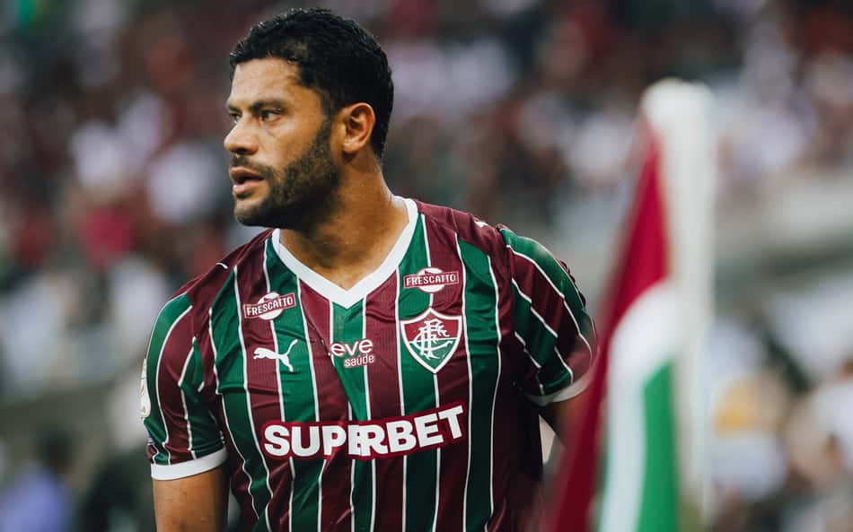 Hulk em ação pelo Fluminense contra o Palmeiras