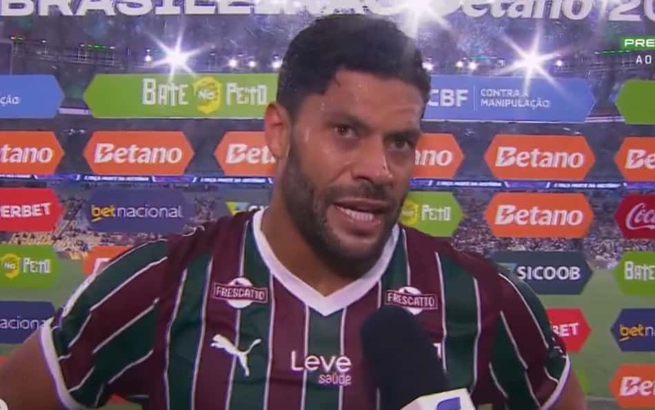 Hulk dando entrevista