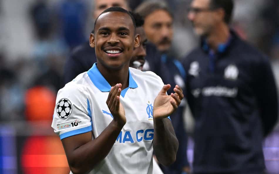 Clube da Premier League acerta termos com Igor Paixão