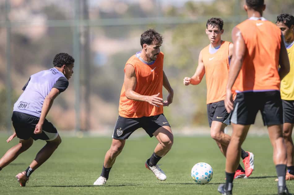 Igor gomes treinamento cidade do galo (Foto: Pedro Souza / Atlético)