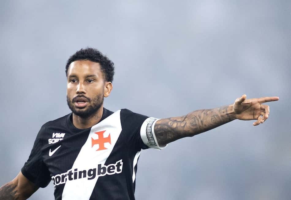 Jair em ação pelo Vasco contra o Fluminense